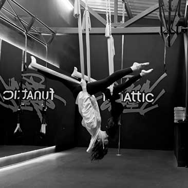 Атмосфера занять з аеростретчингу в студії SoulFit